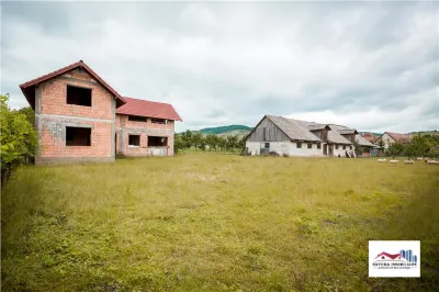 Casa de Vanzare Zona Batos cu Oportunitati Maxime de Dezvoltare - foto 3