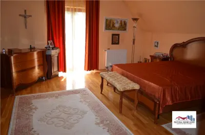 Casa Superba de Vanzare Mobilata Lux in Sangeorgiu de Mures - foto 3
