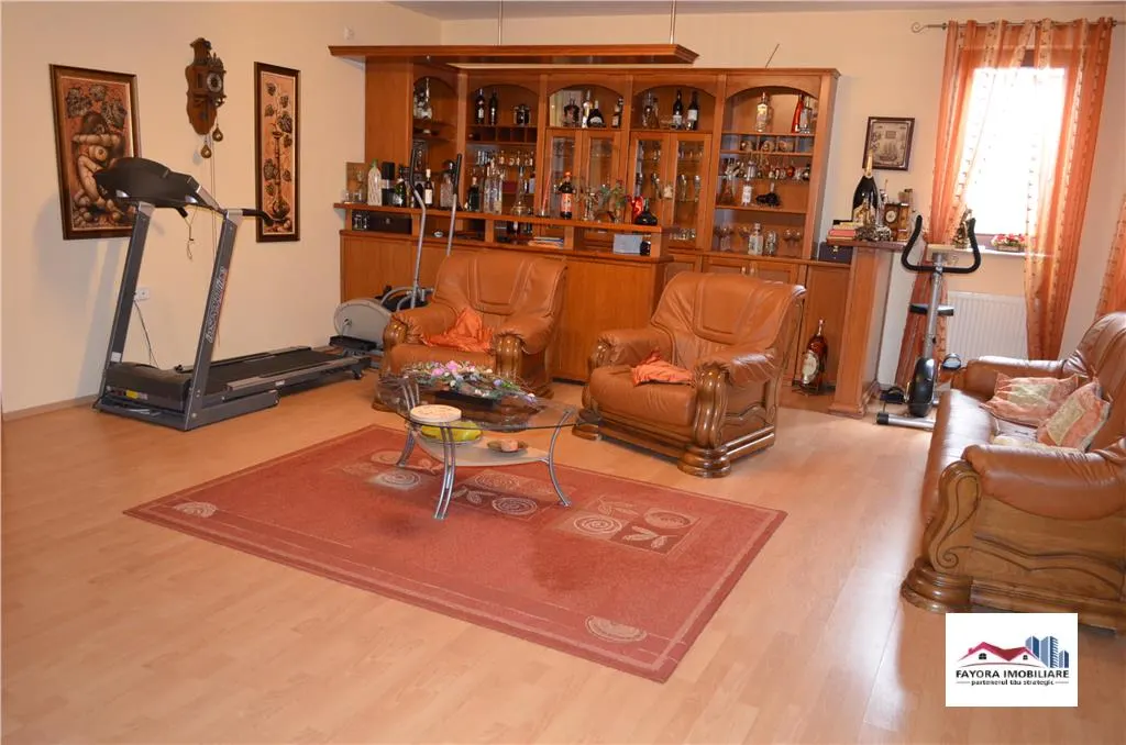Casa Superba de Inchiriat Mobilata Lux in Sangeorgiu de Mures - foto 6