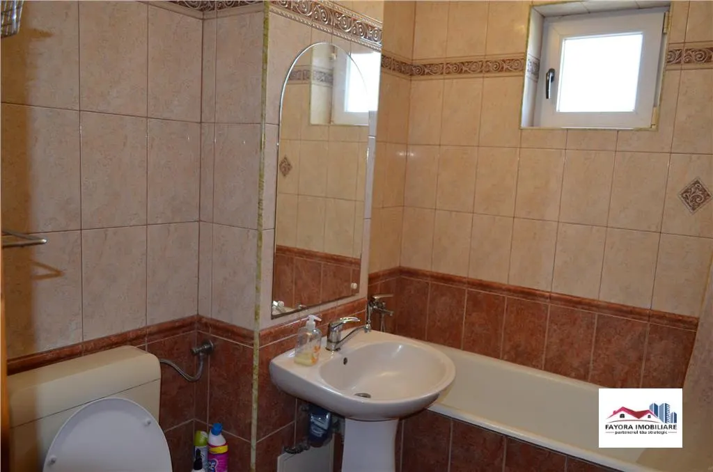 Apartament cu 4 Camere de Inchiriat in Zona Ultracentrala - foto 9