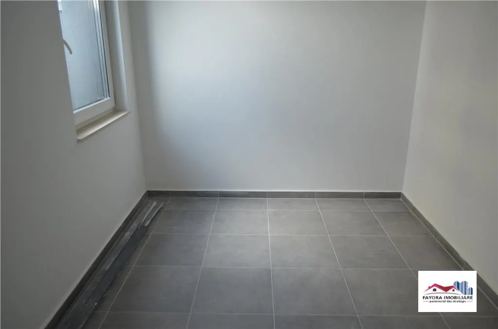 Spatiu Comercial Nou cu Parcare de Vanzare  in Zona Libertatii - foto 5