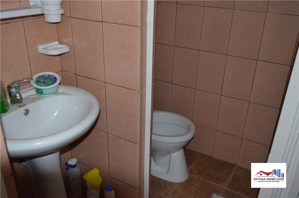 Spatiu pentru Birouri de Vanzare in Zona Centrala - foto 4