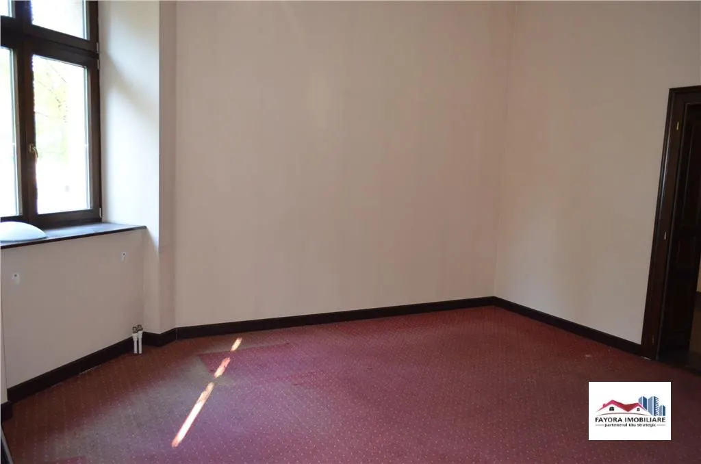 Casa de Vanzare Ideala pentru Investitie in Zona Semicentrala - foto 3