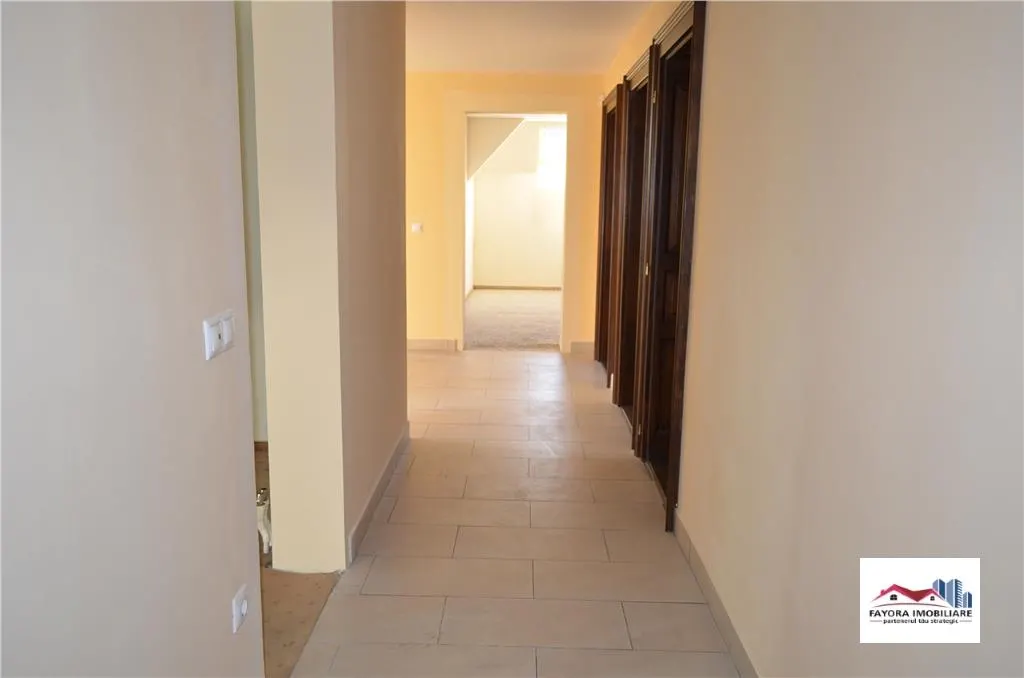 Casa de Vanzare Ideala pentru Investitie in Zona Semicentrala - foto 7