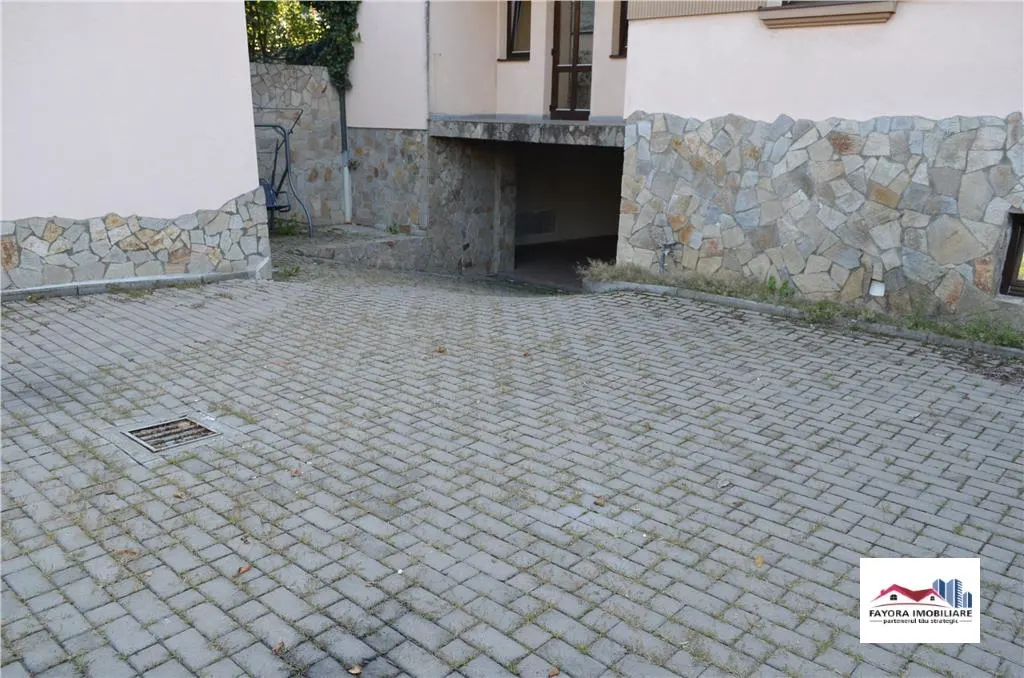 Casa de Vanzare Ideala pentru Investitie in Zona Semicentrala - foto 10