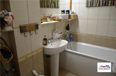 Apartament Nou 3 Camere si Parcare de Vanzare in Zona Centrala - foto 9