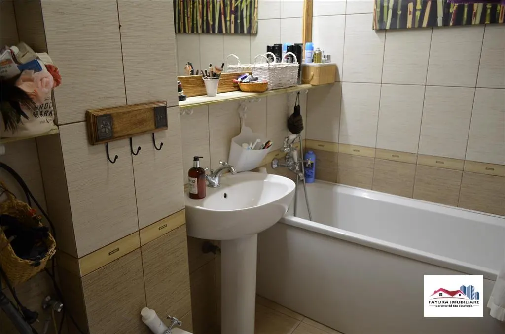Apartament Nou 3 Camere si Parcare de Vanzare in Zona Centrala - foto 9