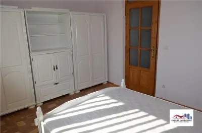 Apartament cu 3 Camere de Inchiriat in Zona Semicentrala - foto 2