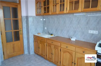 Apartament cu 3 Camere de Inchiriat in Zona Semicentrala - foto 6