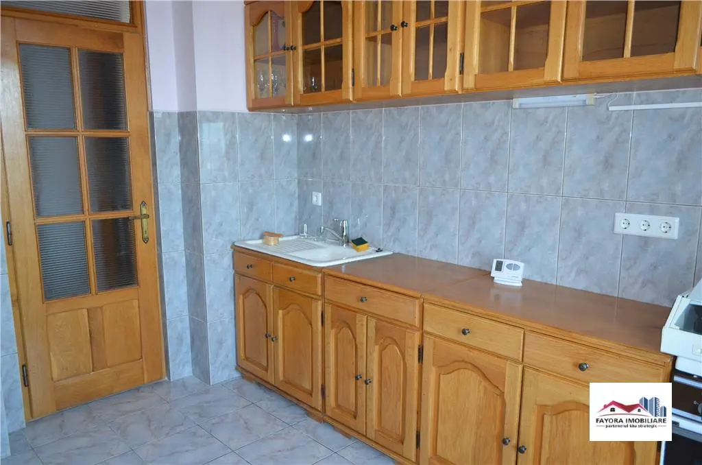 Apartament cu 3 Camere de Inchiriat in Zona Semicentrala - foto 6