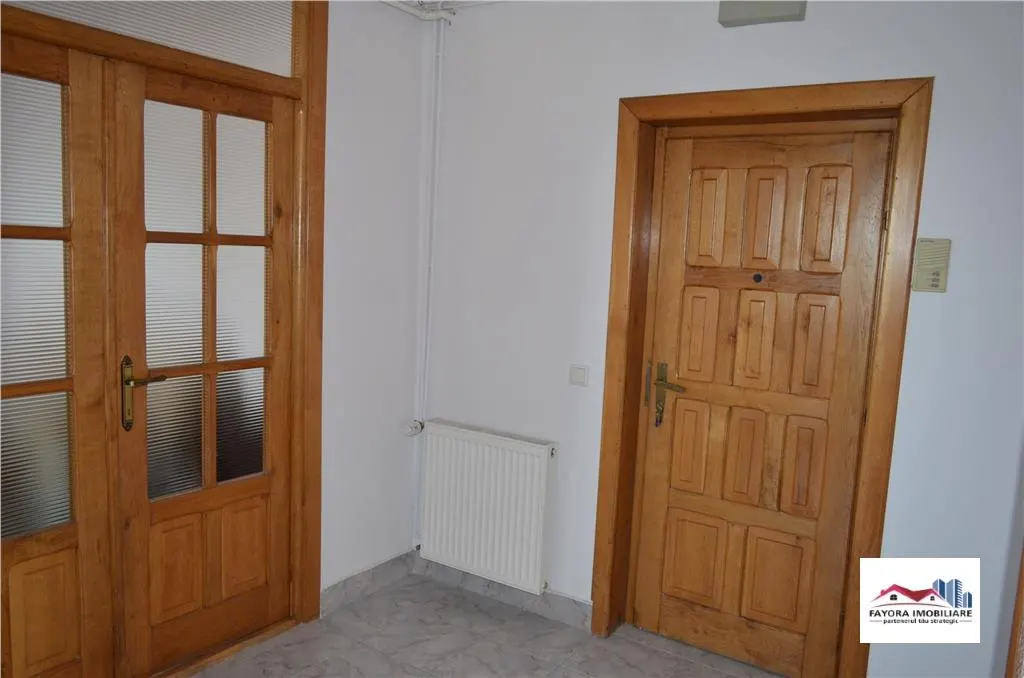 Apartament cu 3 Camere de Inchiriat in Zona Semicentrala - foto 10