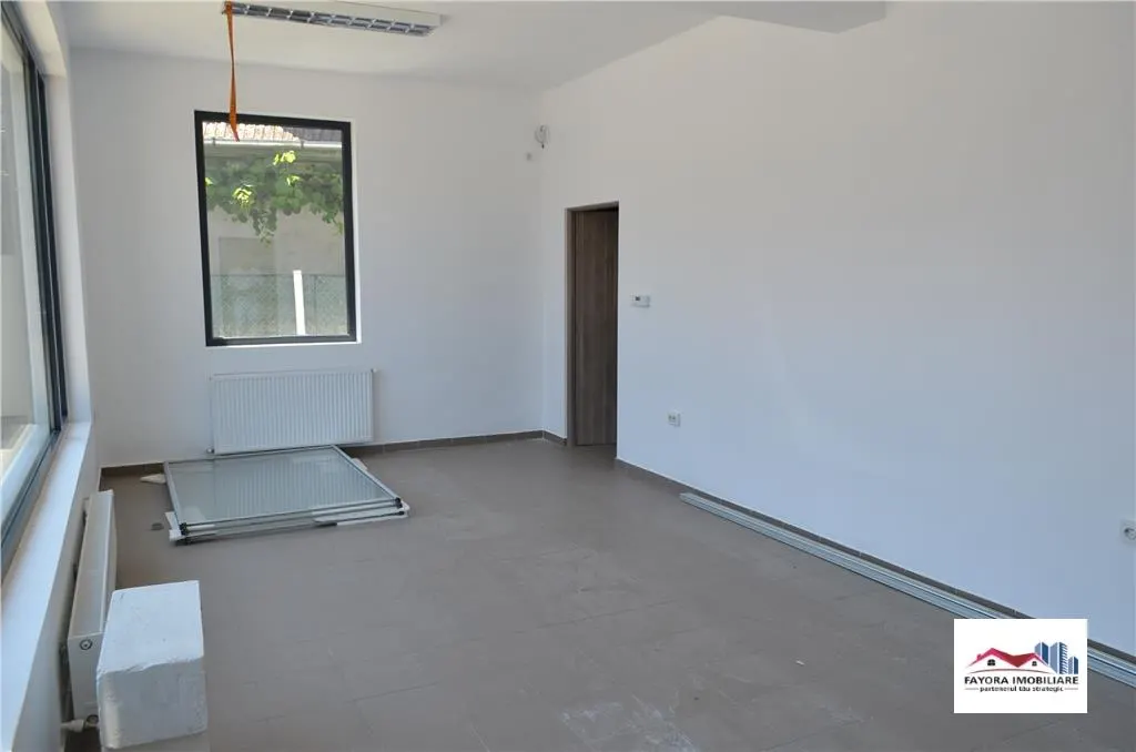 Spatiu Comercial de Inchiriat in Santana de Mures - foto 1