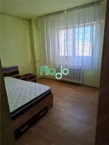 Apartament 4 camere Rond Baba Novac - foto 1