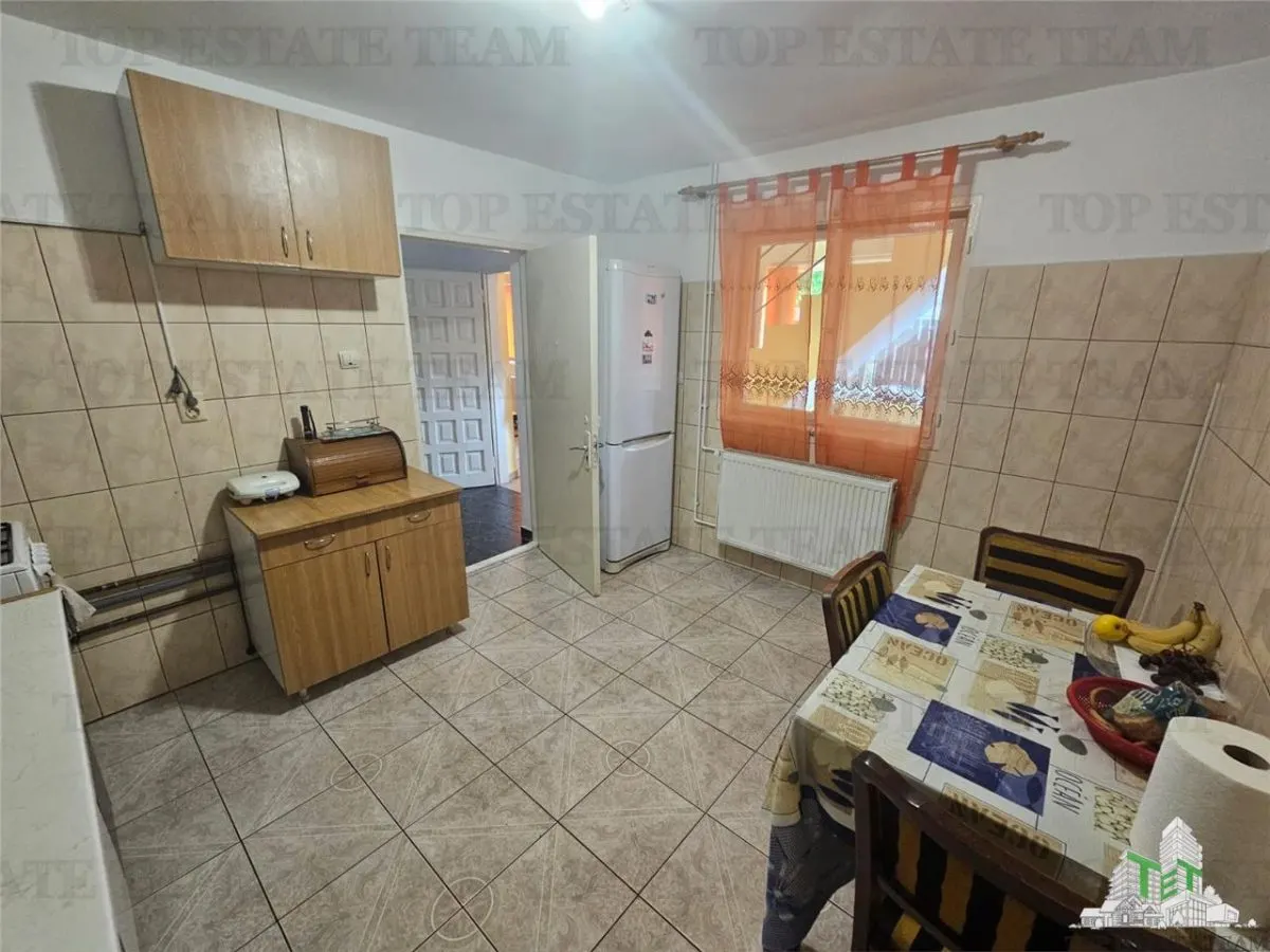 Casa la curte cu garaj dublu langa Padurea Rosu - foto 4