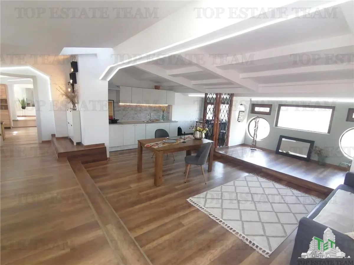 Apartament mansardabil de vanzare - foto 1