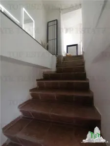 Apartament mansardabil de vanzare - foto 4