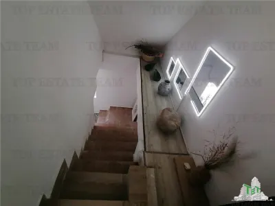 Apartament mansardabil de vanzare - foto 5