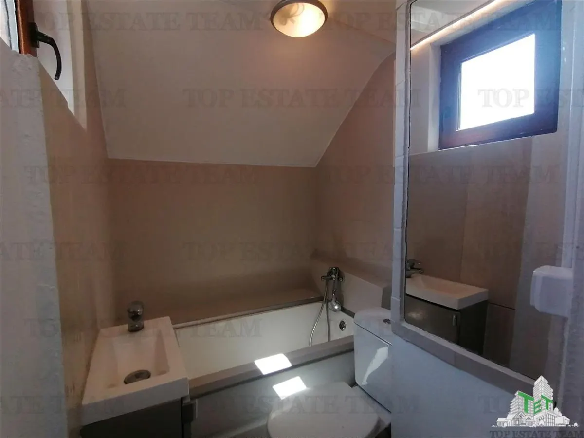 Apartament mansardabil de vanzare - foto 10