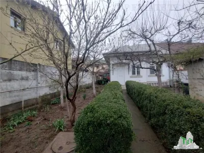 Casa individuala cu garaj si curte libera 300 mp, zona excelenta Brancoveanu - Bucuresti