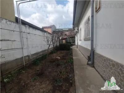 Casa individuala cu garaj si curte libera 300 mp, zona excelenta Brancoveanu - foto 2