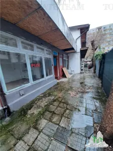 Spatiu comercial Sebastian - Dunavat  cu teren si  ,posibilitate  garare 2   masini  liber - Bucuresti