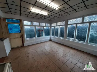 Spatiu comercial Sebastian - Dunavat  cu teren si  ,posibilitate  garare 2   masini  liber - foto 11