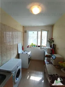 Apartament luminos cu doua camere pe Calea Giulesti cu balcon de aproape 12mp la 3 minute de stadionul RAPID. - foto 5