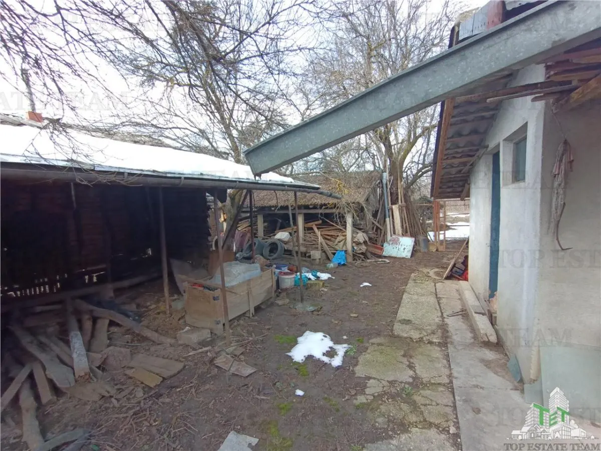 Casa taraneasca traditionala pe parter cu gradina si livada 1700mp in Gruiu, la 10 min de DN1 si la 4 min de A3. - foto 9