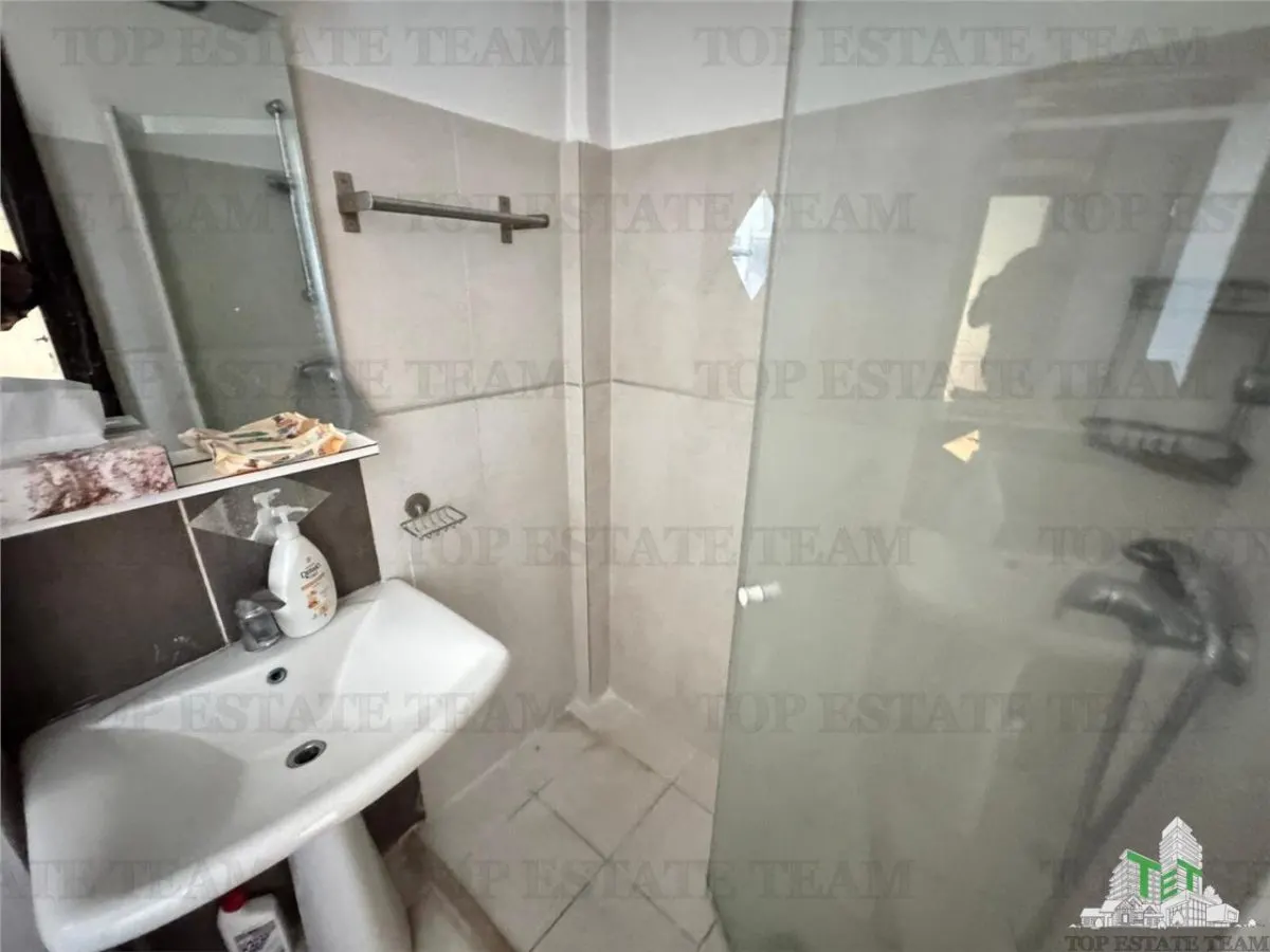 Vila P+1+M, 229 mp, 4 dormitoare, gradina si 4 parcari - foto 6