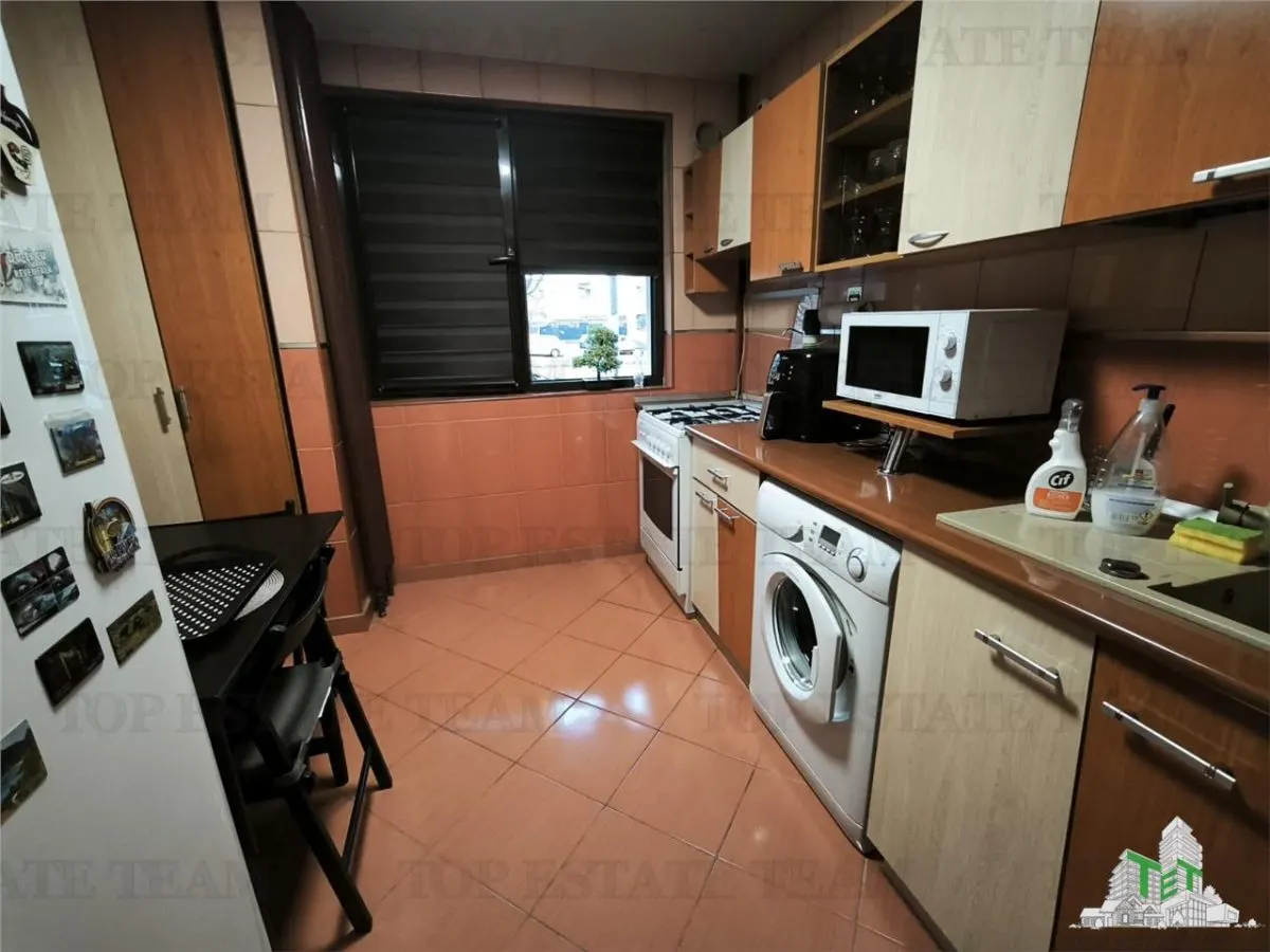 Apartament de vanzare 3 camere amenajat cu gust in zona Giulesti - foto 9