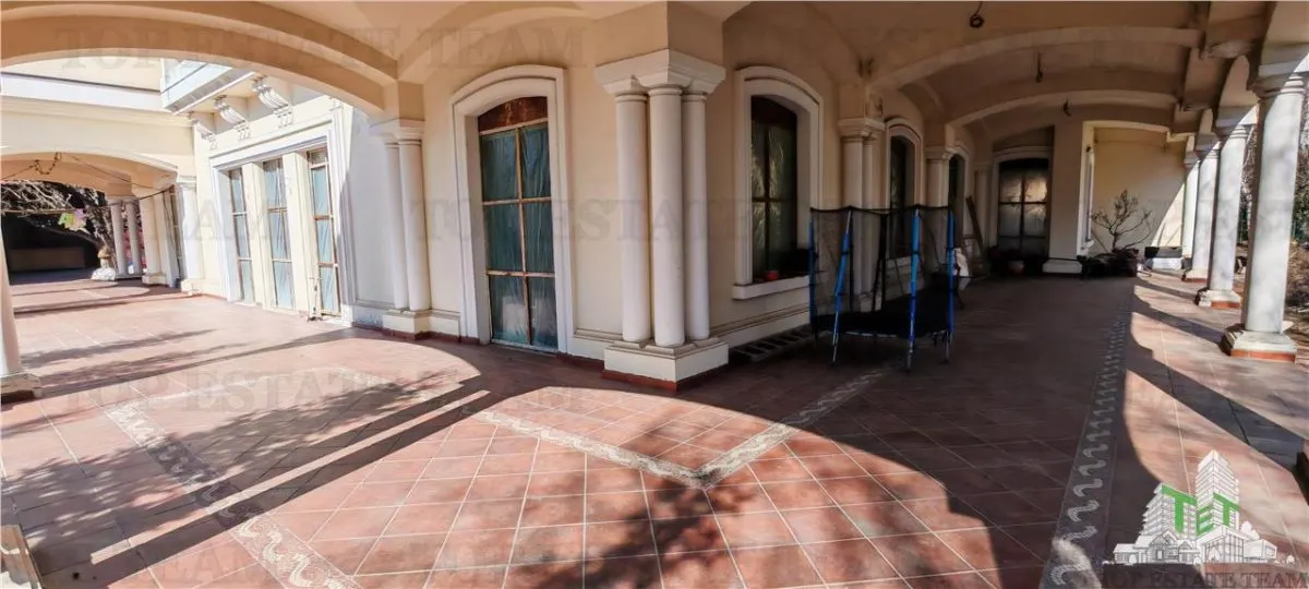 Vila somptuoasa, 10 + camere, S+P+1, 1100mp utili, cu toate utilitatile, in  sector 6 Bucuresti zona Valea  Oltului - foto 6