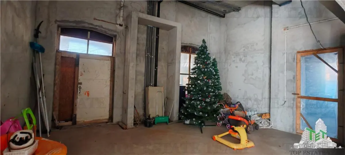 Vila somptuoasa, 10 + camere, S+P+1, 1100mp utili, cu toate utilitatile, in  sector 6 Bucuresti zona Valea  Oltului - foto 7