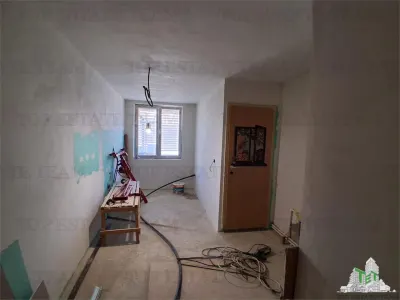 Casa cu 5 camere (include o anexa) in zona Giulesti-Sarbi-Sabareni- pret redus de curand - foto 7