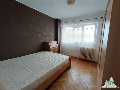 Vanzare apartament 3 camere vedere spate Ion Mihalache - foto 3