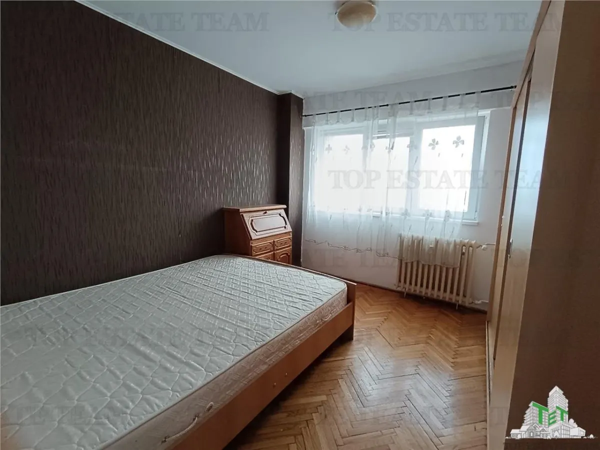 Vanzare apartament 3 camere vedere spate Ion Mihalache - foto 3