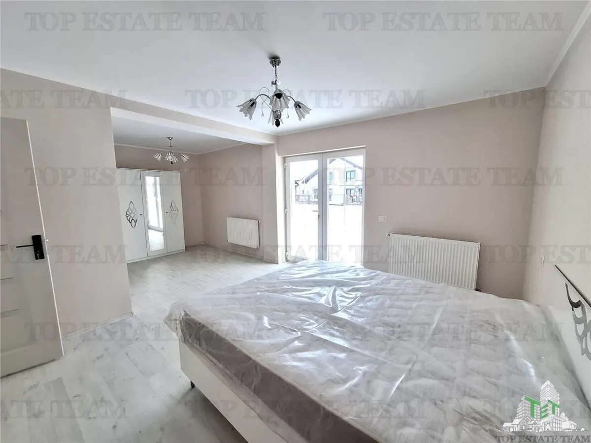 For Sale/Villa Family/Complex Privat/Lac/Crevedia - foto 13