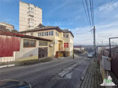 Vila unica de vanzare cu destinatie de locuinta si spatii comerciale, Medgidia, Constanta - foto 5