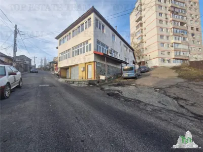 Vila unica de vanzare cu destinatie de locuinta si spatii comerciale, Medgidia, Constanta - foto 6