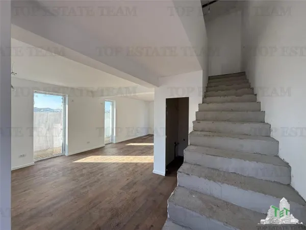 Casă 4 camere Tunari - poza 1