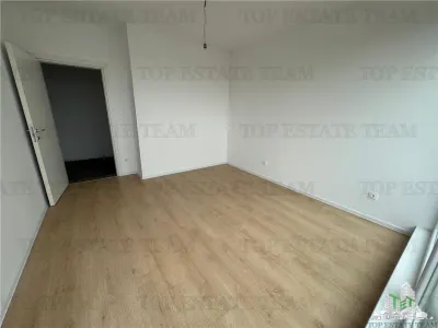 Apartament cu 4 camere de vanzare in zona de Nord - foto 6