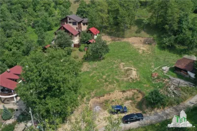 Teren intravilan pentru investitie turistica, 4000 mp, langa Club Vila Bran cu peisaj de poveste - Bran
