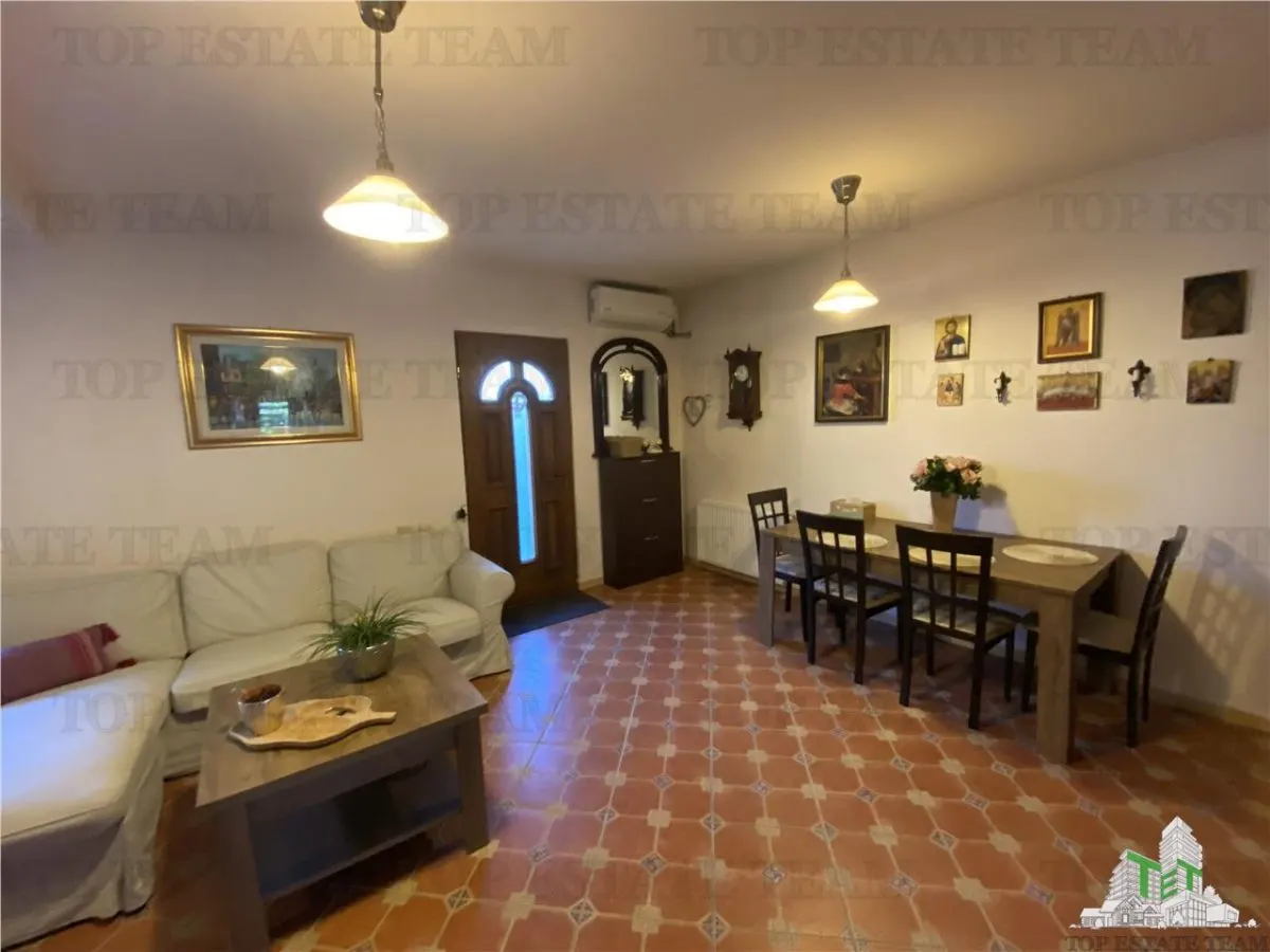 Vila spatioasa cu 3 apartamente in Fundeni Dobroiesti - foto 2