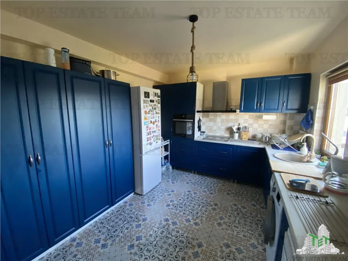 Vila spatioasa cu 3 apartamente in Fundeni Dobroiesti - foto 21