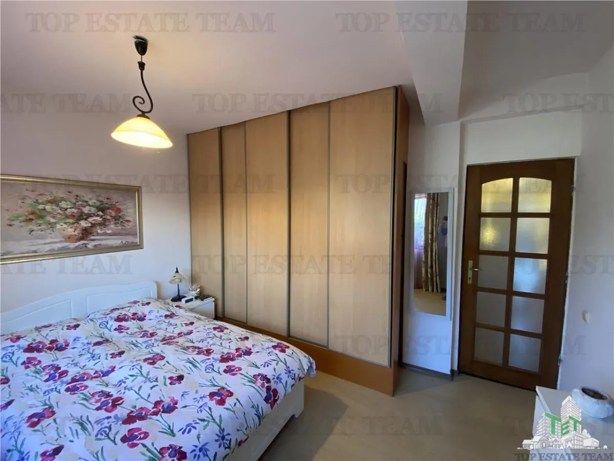 Vila spatioasa cu 3 apartamente in Fundeni Dobroiesti - foto 6