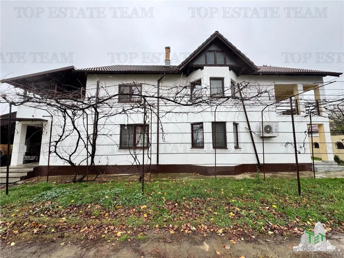 Vila de vanzare in Branistea, teren 2665 mp - foto 1