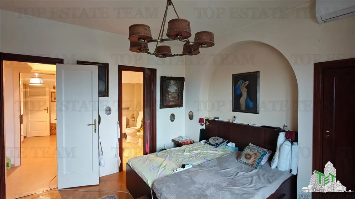 Apartament de 3 camere ultracentral, 2 intrari, lift cu acces privat, pod pentru depozitare, centrala proprie, in sectorul 2 - foto 13