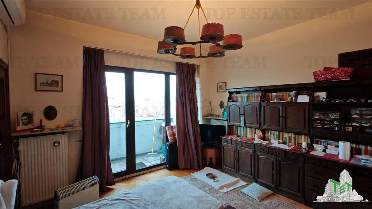 Apartament de 3 camere ultracentral, 2 intrari, lift cu acces privat, pod pentru depozitare, centrala proprie, in sectorul 2 - foto 14