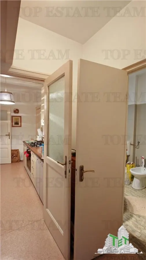 Apartament de 3 camere ultracentral, 2 intrari, lift cu acces privat, pod pentru depozitare, centrala proprie, in sectorul 2 - foto 15