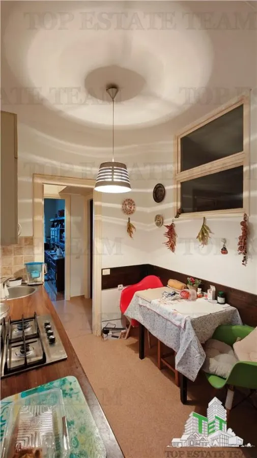 Apartament de 3 camere ultracentral, 2 intrari, lift cu acces privat, pod pentru depozitare, centrala proprie, in sectorul 2 - foto 18