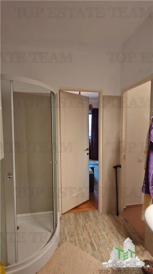 Apartament de 3 camere ultracentral, 2 intrari, lift cu acces privat, pod pentru depozitare, centrala proprie, in sectorul 2 - foto 20